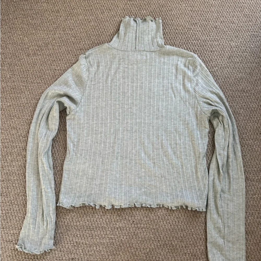 Madewell Ribbed Long Sleeve Turtleneck Crop Top in Frosted Sage - Picture 5 of 7